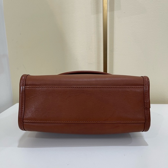 Vintage Coach Regina - Picture 5 of 16